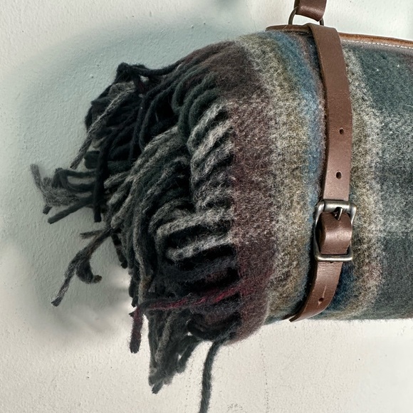 NWT Pendleton Highland Motor Robe Gray Plaid Wool (Buzzmedia) Blanket 52x66 - Picture 4 of 7